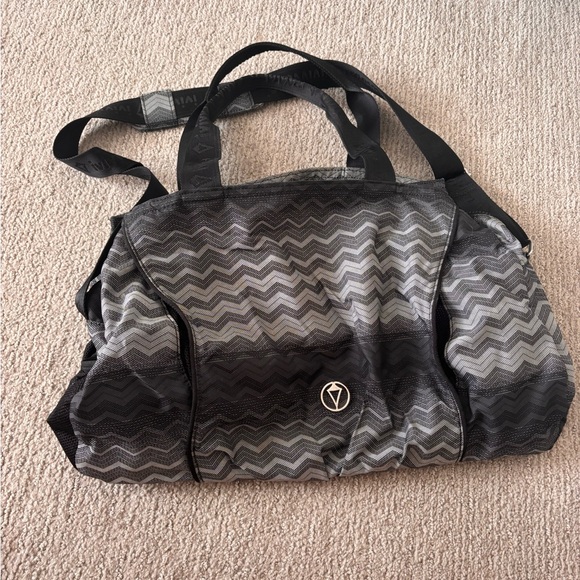 Ivivva “So on pointe duffer bag” dance bag - Picture 1 of 5